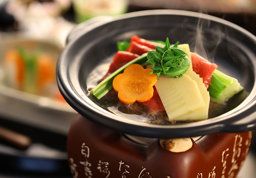 春の献立 強肴 米沢牛と山菜の山椒煮